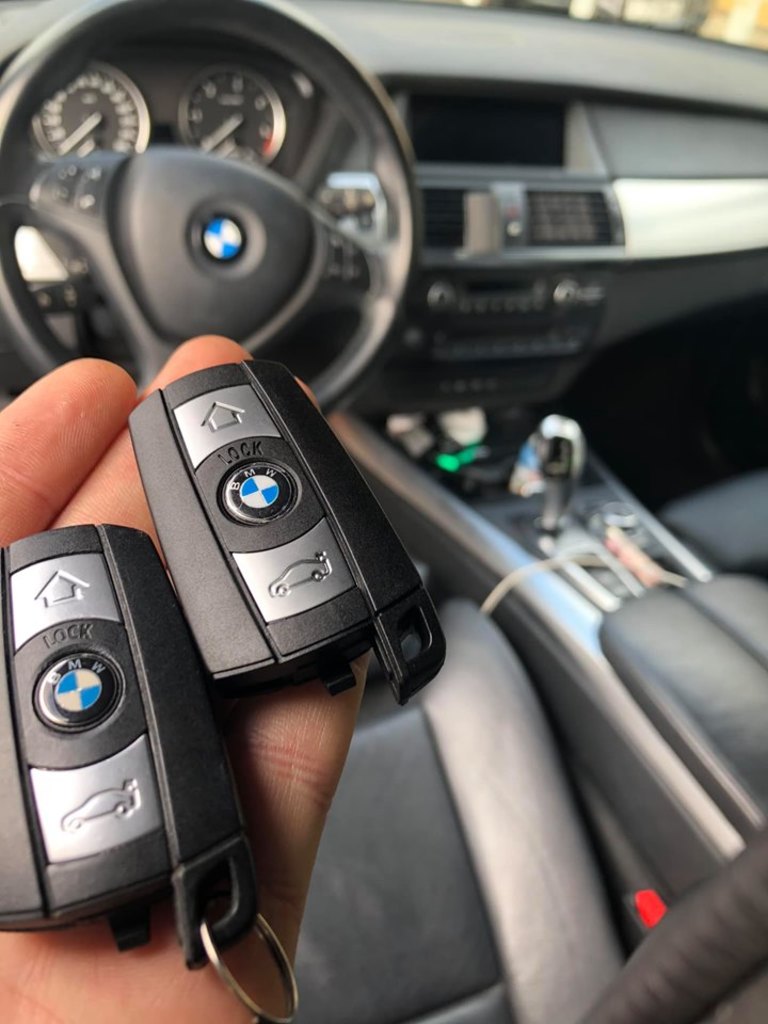 img/lucrari/dublura-cheie-slot-bmw-x5-2011-programare-cheie-noua-1.jpg